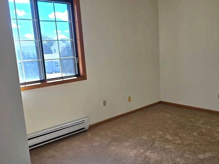 S69W15132 Cornell Cir — Photo 7