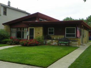 9848 S Ridgeway Ave, Evergreen Park, IL 60805