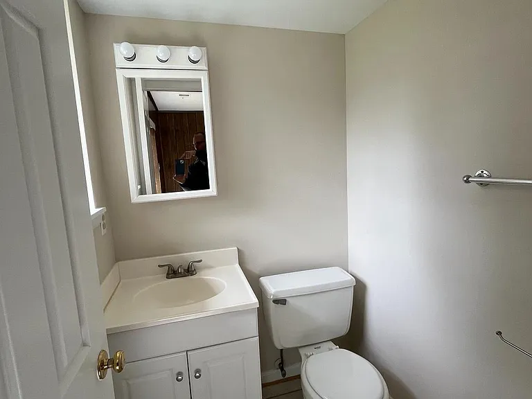15705 Anamosa Dr — Photo 21