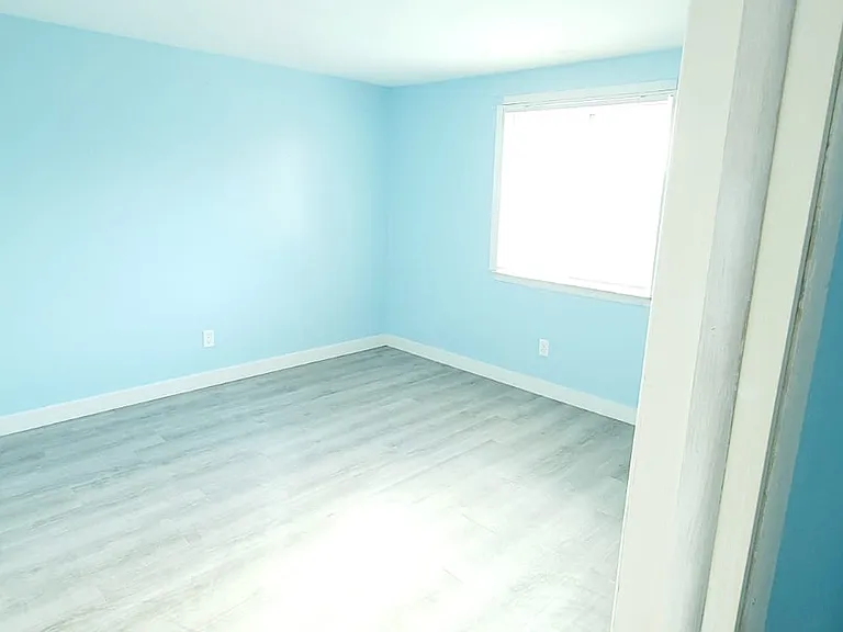11484 Republic Ave — Photo 5
