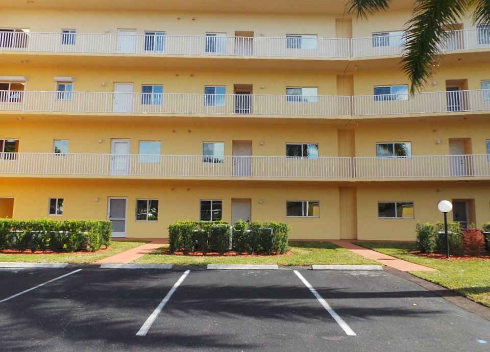 1st image of 14831 Park Lake Dr APT 103