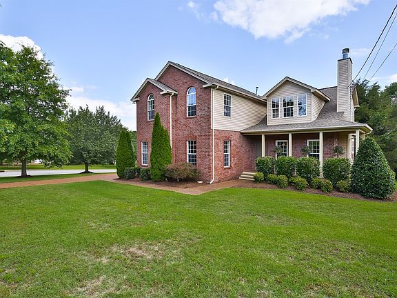 2nd image of 801 Alec Ct