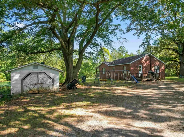 5644 Rockdale Ct, Bessemer, AL 35022