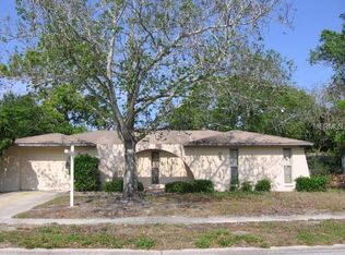 908 Gaines Way Dr, Tarpon Springs, FL 34689