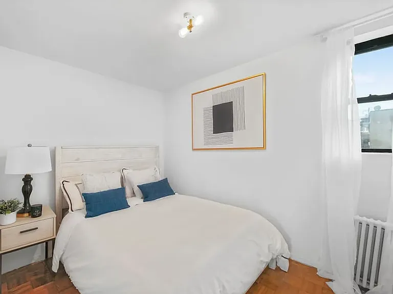 402 E 11th St #8 — Photo 6
