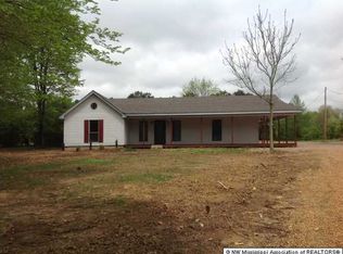 12083 West St #4, Senatobia, MS 38668