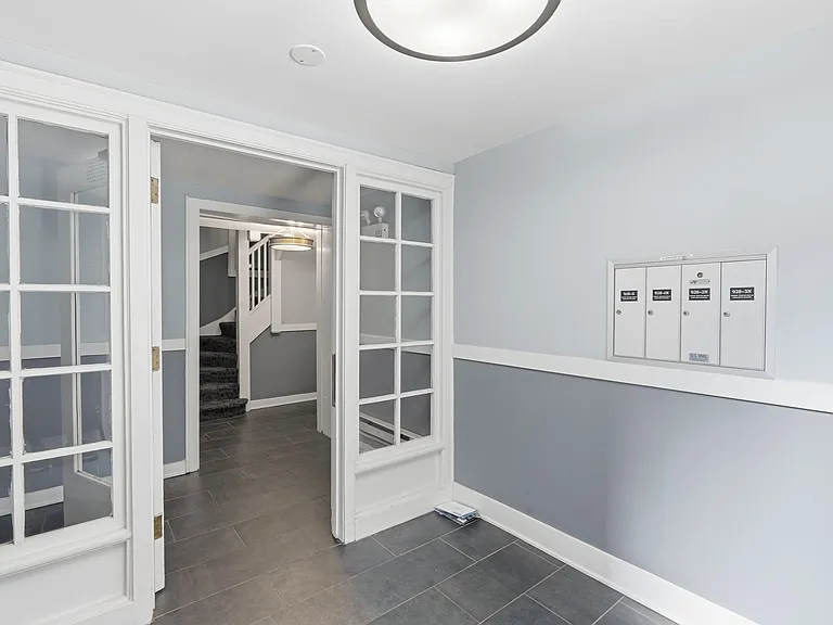920 W Oakdale — Photo 20