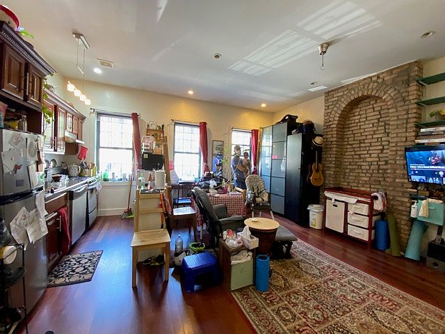 1st image of 184 Jefferson St #1C