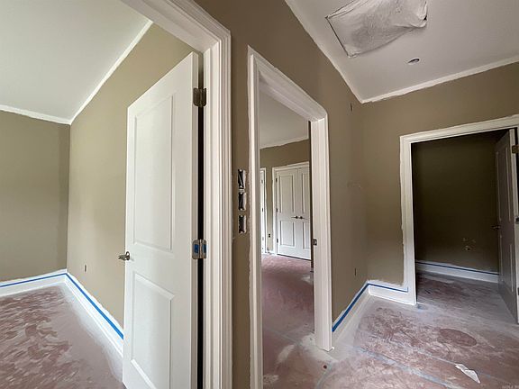 3rd image of 225 Kayla Ln