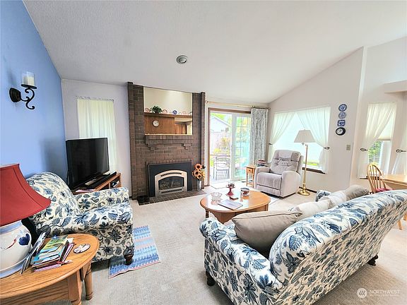 4th image of 1317 134th Street S