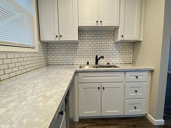 2nd image of 1701 G St APT 3