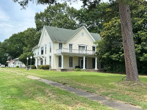 506 W River St, Ozark, AR 72949