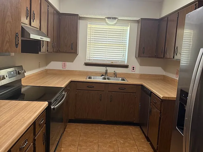 1503 M Cir — Photo 2