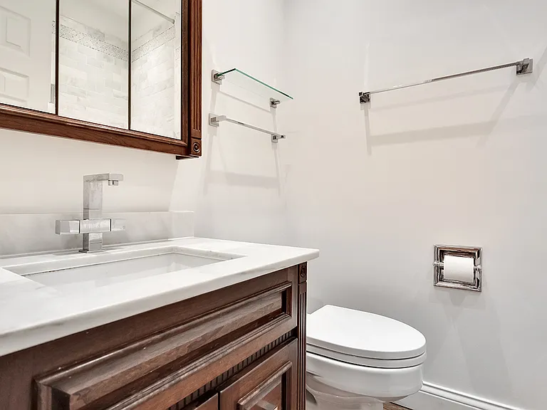 1228 N Dearborn St #2 — Photo 11