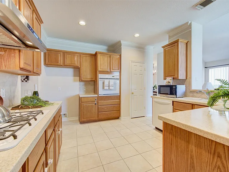 22514 Jutewood Ln — Photo 29