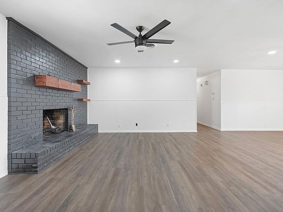 4th image of 6905 Avenue W