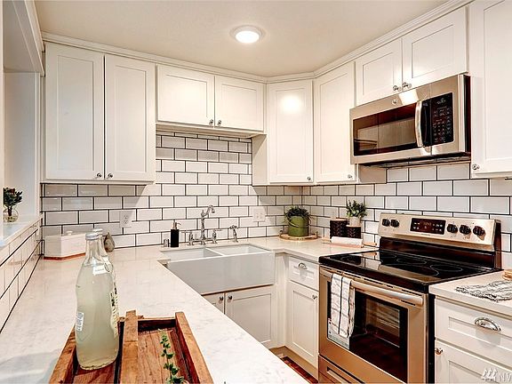 2nd image of 3811 N Winnifred St