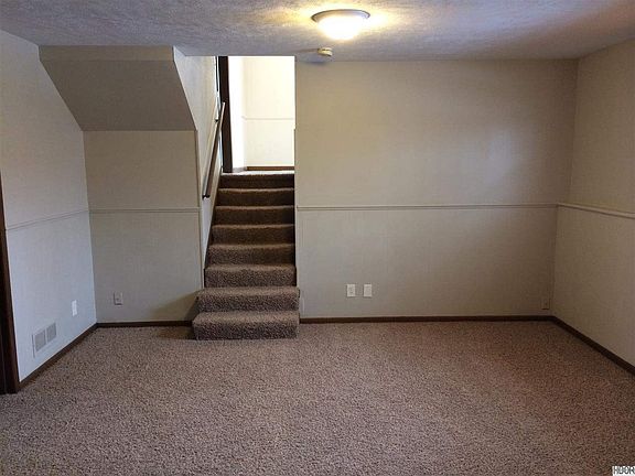 5th image of 3212 Northwestern Ave