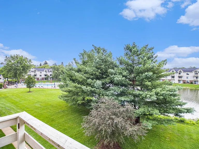 Pine Knoll Apartments — Photo 62