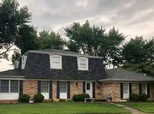 400 Bonn St, Arthur, IL 61911