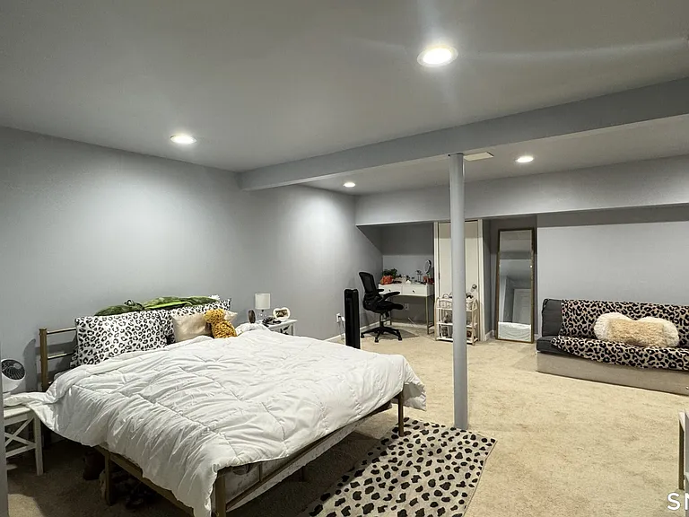 3409 Whitney Ave #6 — Photo 24