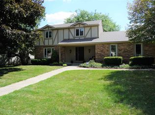 8925 Willow Grove Dr, Fort Wayne, IN 46804
