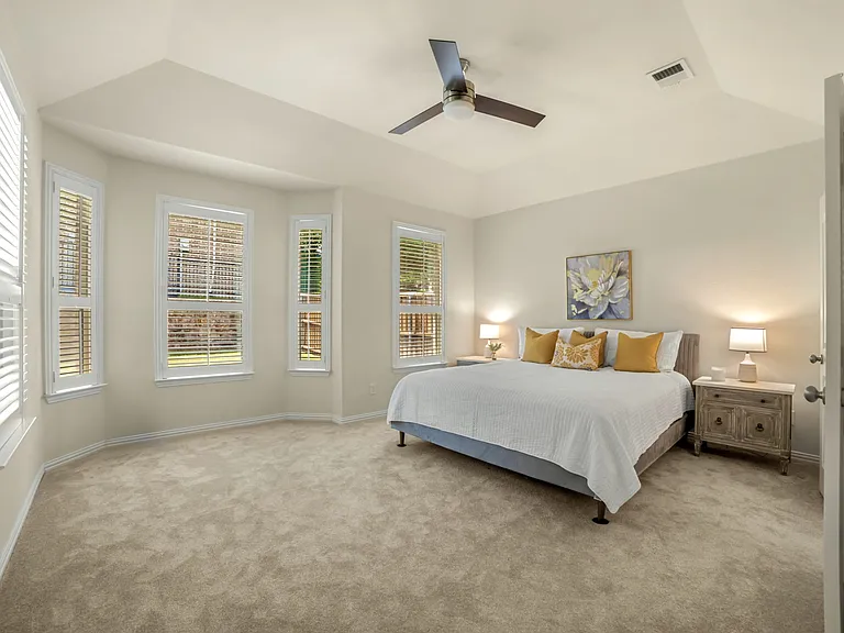 900 Sonoma Dr — Photo 3