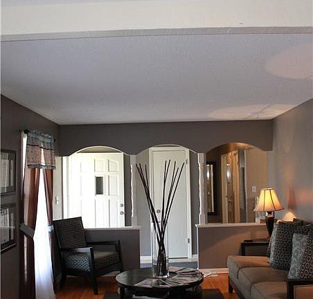 3rd image of 9004 Hunter Ave