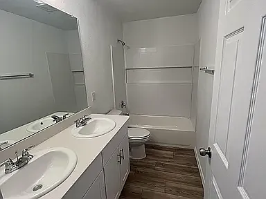 610 Grenada Lake Dr
