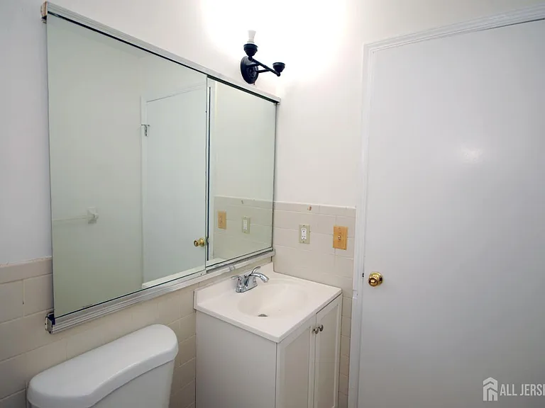 1 Wellington Ct — Photo 19