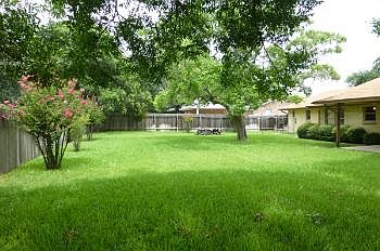 3rd image of 208 Cottonwood Dr