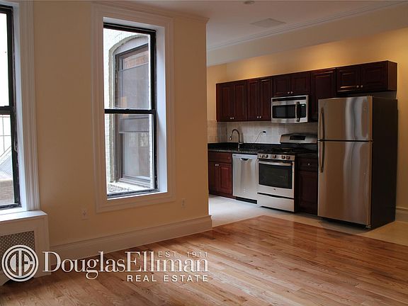2nd image of 250 W 78th St APT 2FR