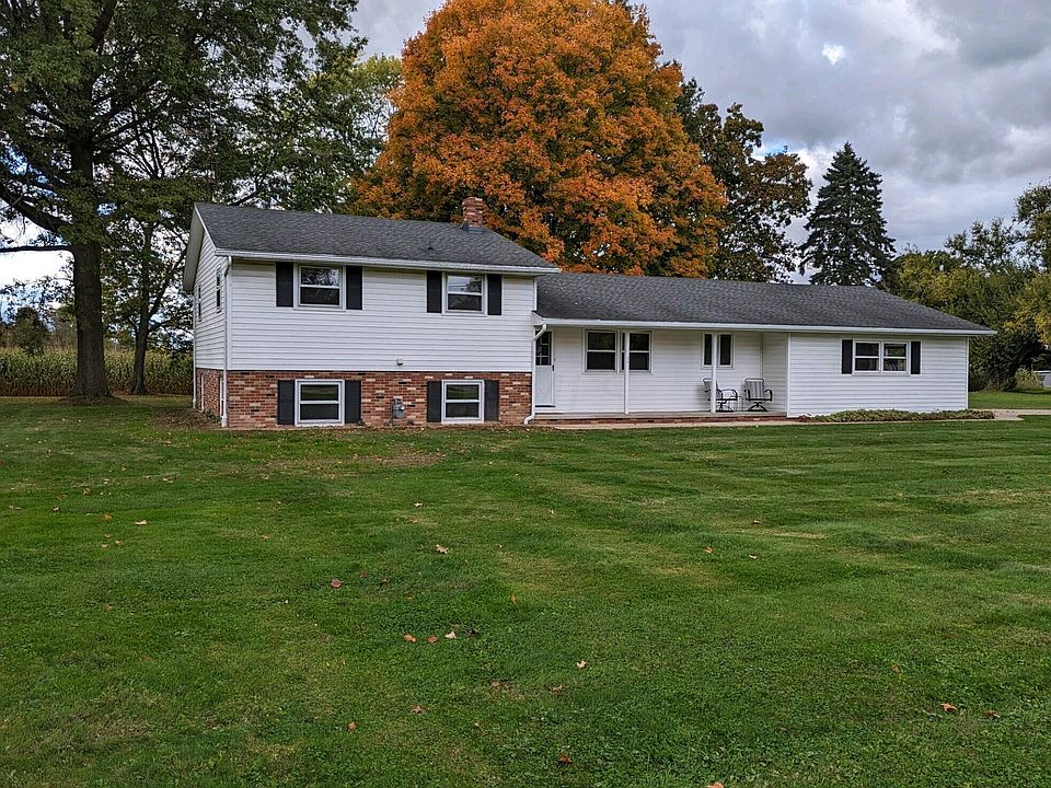1st image of 24 Harclay Ct