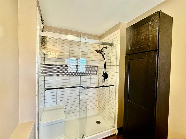 315 Bayview St — Photo 58