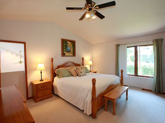Master Bedroom (second level