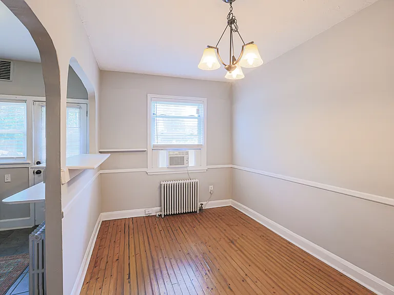 1011 W 42nd St — Photo 11