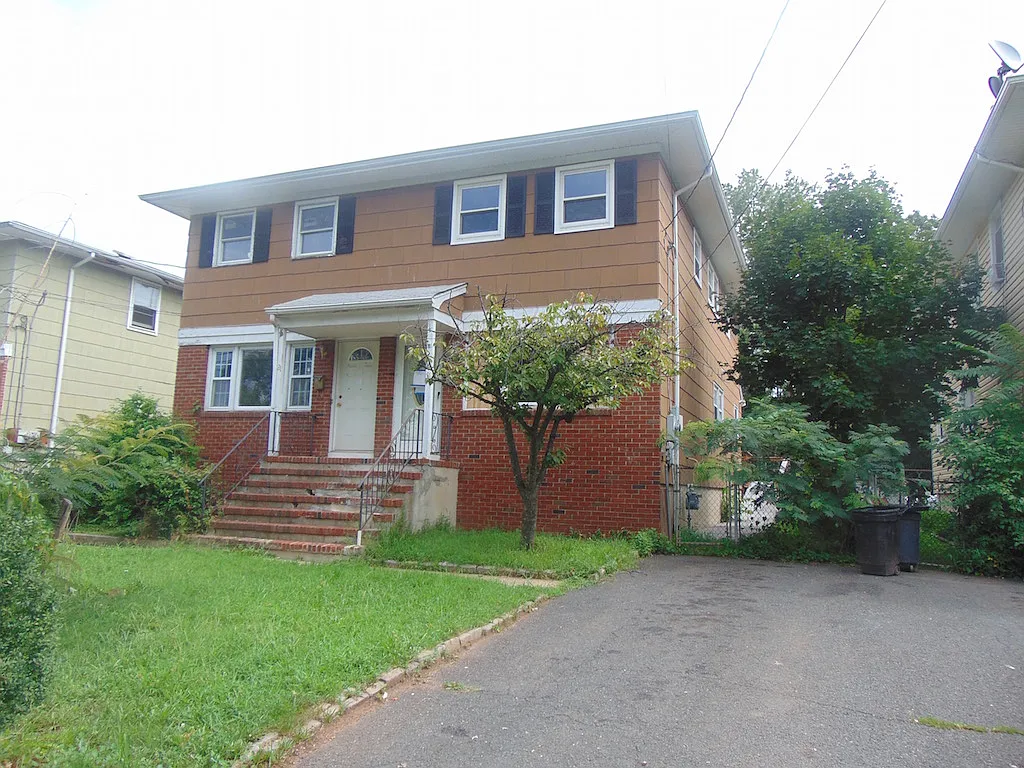 19 Fairview Ave photo 1