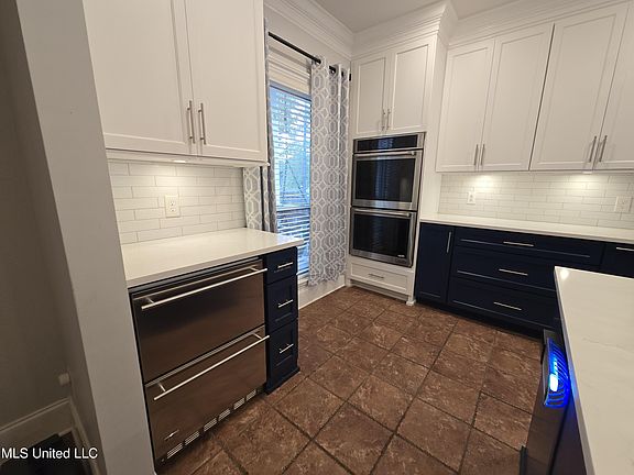 4th image of 408 Caribe Pl N