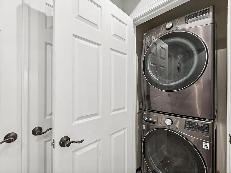 3526 Huntley Manor Ln — Photo 18