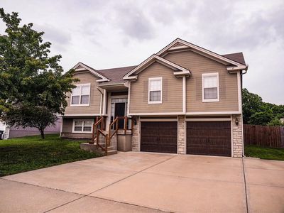 707 NW Green Dr, Grain Valley, MO, 64029