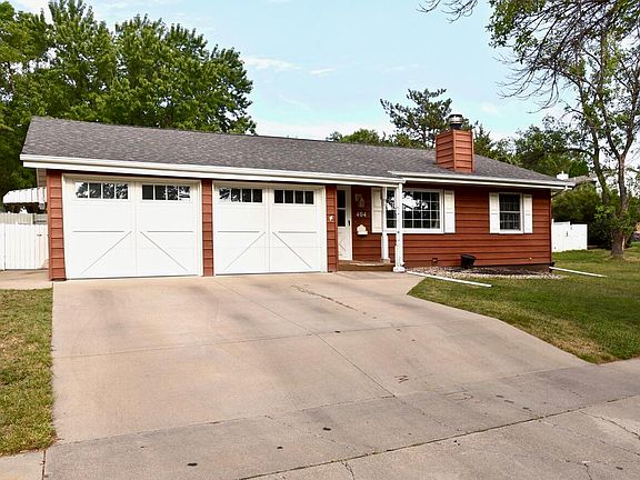 3rd image of 404 Yucca Dr