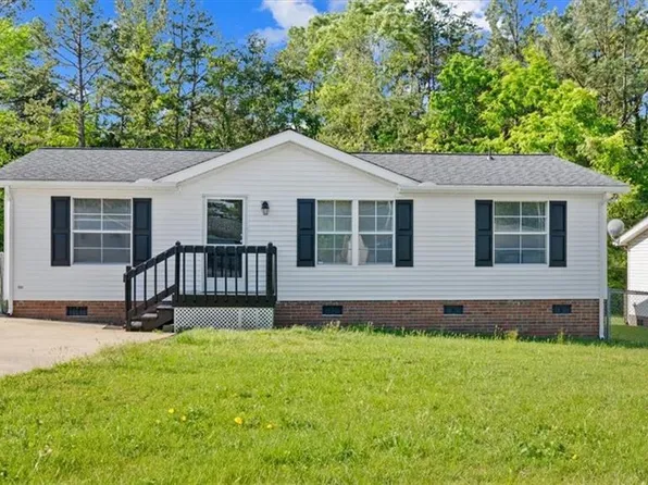 1604 Mossbrook Cir, High Point, NC 27260