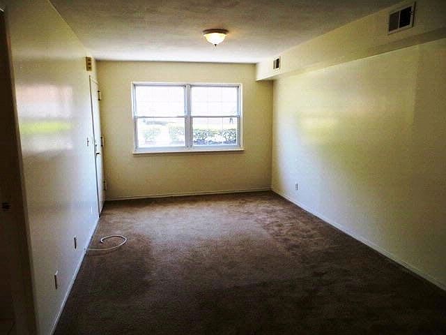 2nd image of 148 Fayette Ave