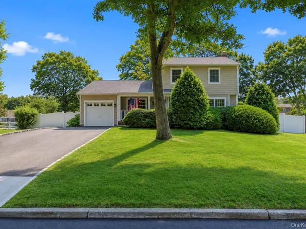 18 Elkin Drive, Middle Island, NY 11953