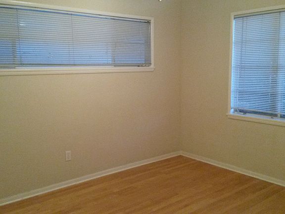 4th image of 1467 E Chevy Chase Dr