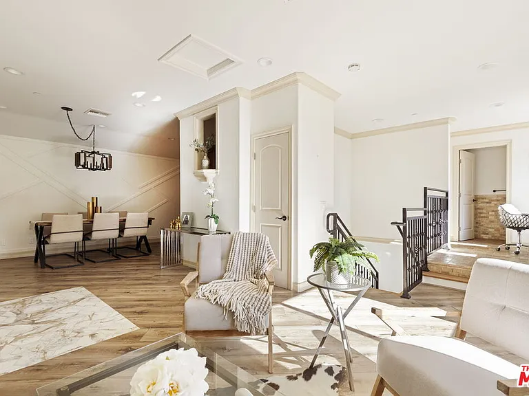 272 N Chester Ave #101 — Photo 7