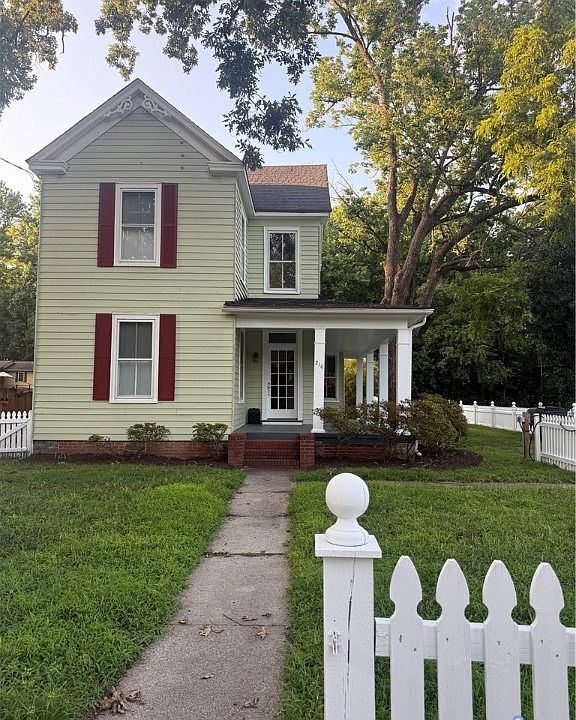 1st image of 210 Henry Clay Rd