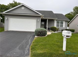 1875 Eggleston Dr, Findlay, OH 45840