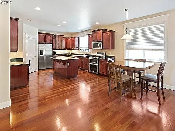 4th image of 9416 NE 25th Ct