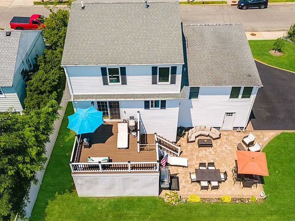 2nd image of 2466 Marine Pl